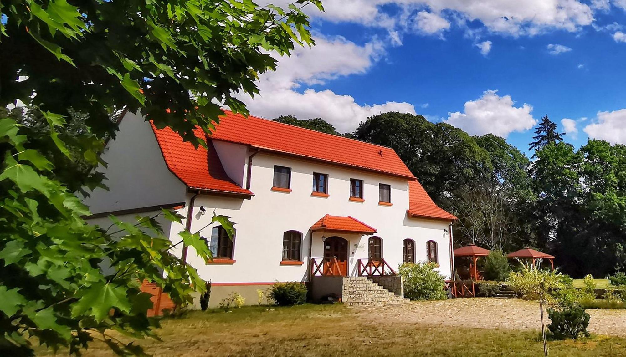 Gospodarstwo Nad Jeziorem Zalom  Exterior photo